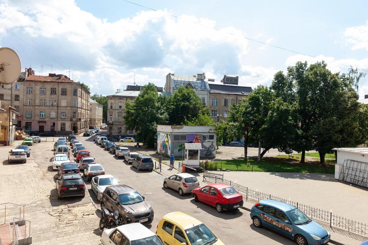 Studio Near Opera Lviv Exteriör bild