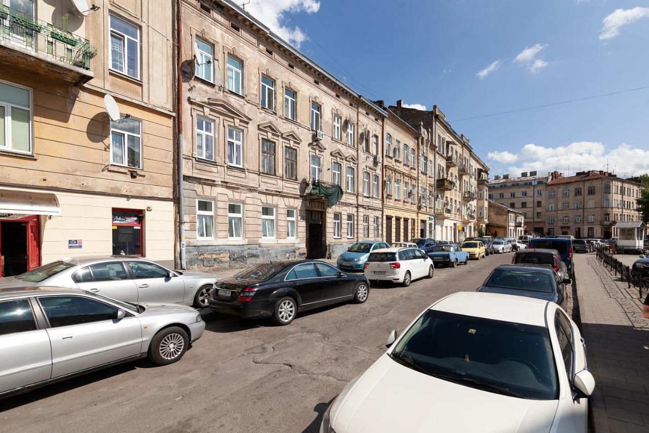 Studio Near Opera Lviv Exteriör bild